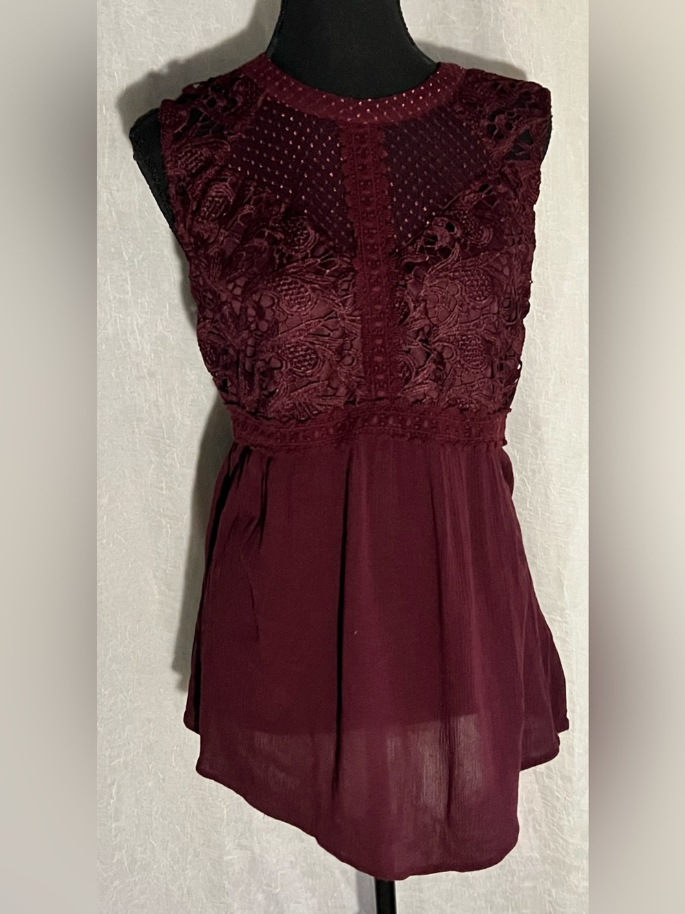 Maurices Burgundy Lace Yoke Sleeveless Peplum tank